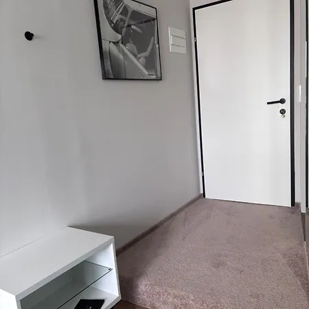 Design Mit Eigenem Bad Und Wc Im Herzen Von Haag